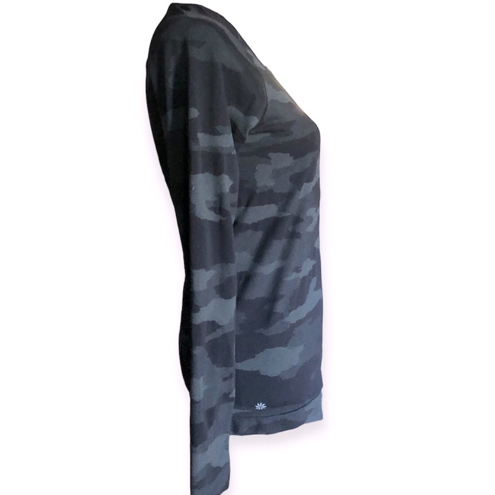 Athleta Back Speedlight Black Camo Longsleeve - Picture 4 of 4